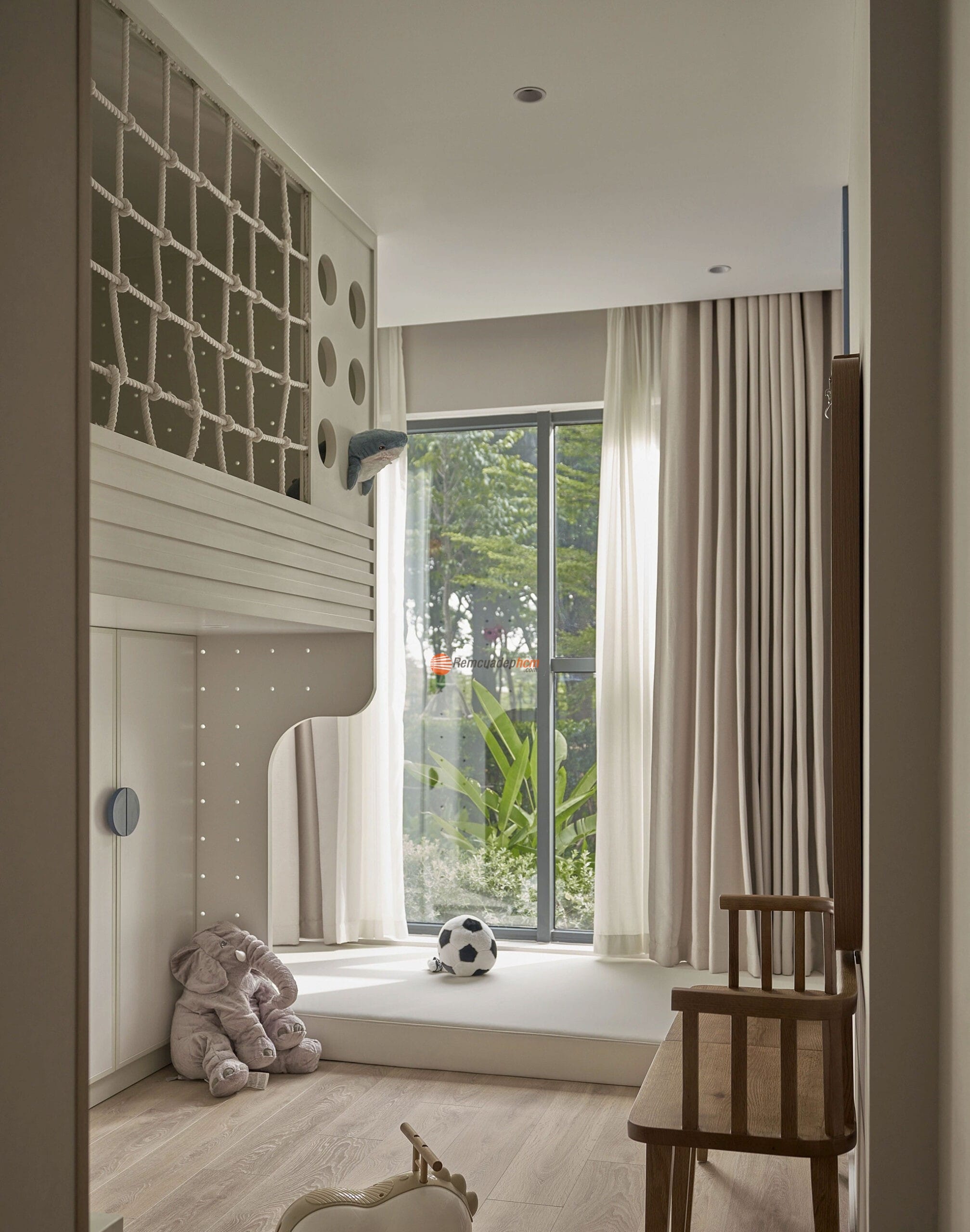 rèm vải tự động thông tầng