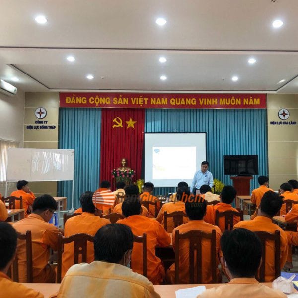 rem san khau 13